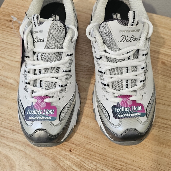 NIB Skechers D'Lites Women's White, Charcoal & Silver Sneakers Size-7 - Picture 13 of 16